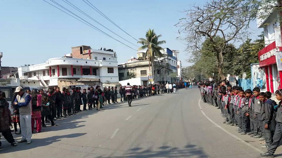 The human chain formed today in Muzaffarpur in support of prohibition of Alcohol