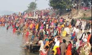 Devotees dip their faith on Kartik Purnima