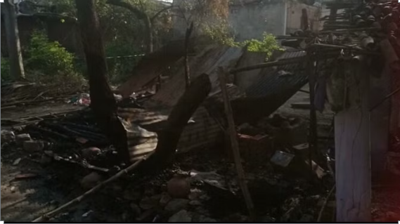 Clashes in Bihar : सासाराम में धर्मस्थल को फूंकने की कोशिश, झोपड़ियां जलीं; DM बोले- शॉर्ट सर्किट से लगी आग
