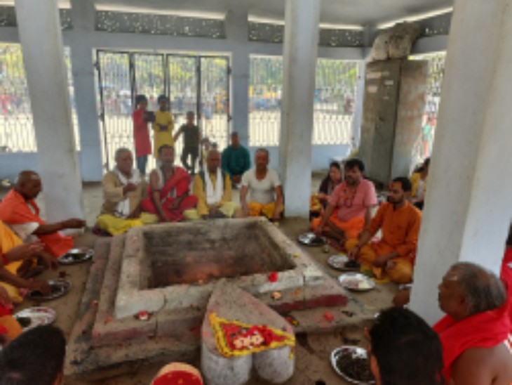हर्षोल्लास से मनाया गया त्योहार:रामनवमी पर श्रद्धा व उल्लास के साथ मंदिरों में ध्वजारोहण