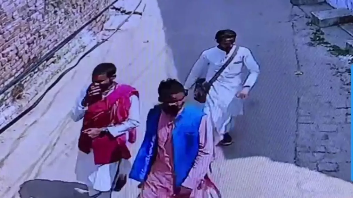 Bihar: साधु के वेश में 3 बदमाशों ने सास-बहू को ठगा, तंत्र-मंत्र के नाम पर बेहोश कर गहने ले उड़े; CCTV में कैद