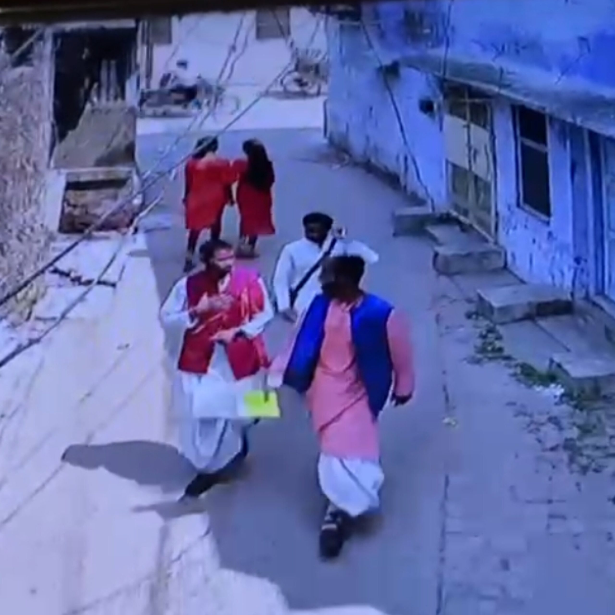 सरसों फेंक करते हैं बेहोश, लूटकर हो जाते हैं फरार:मुजफ्फरपुर में साधु के वेश में घूम रहे लुटेरे, महिलाएं होती हैं निशाने पर